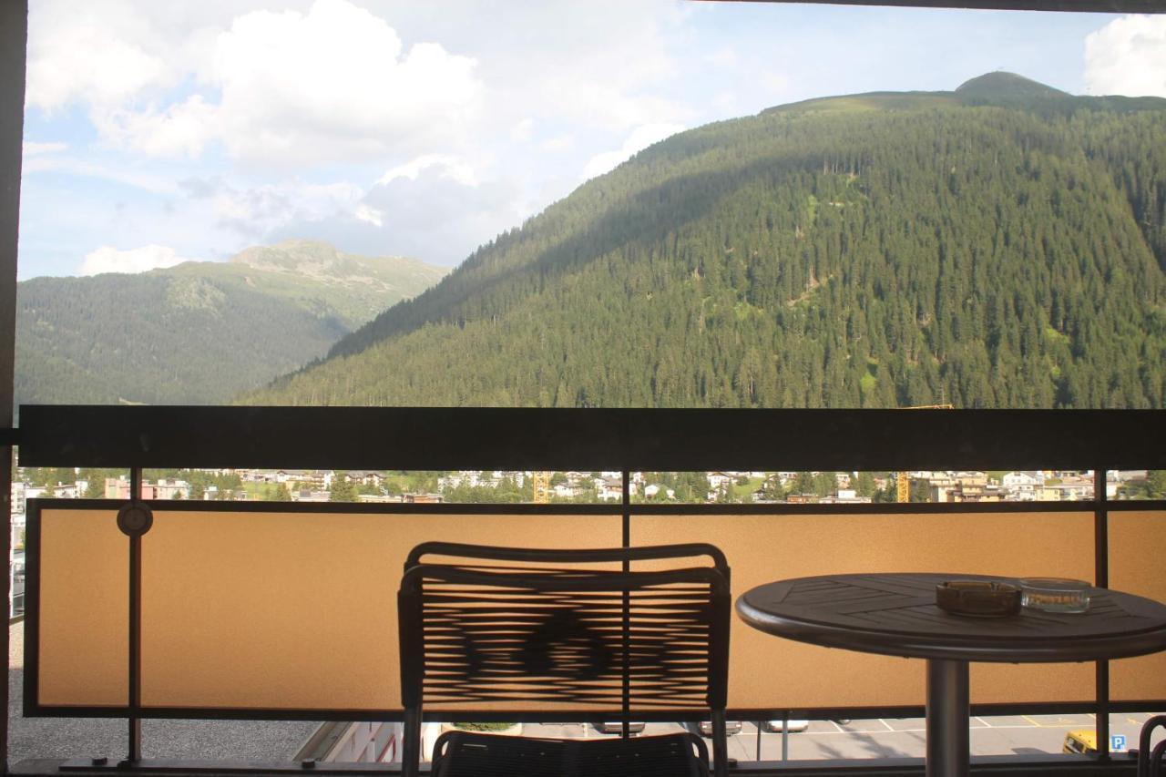 דאבוס Ferienwohnung Alpenblick מראה חיצוני תמונה