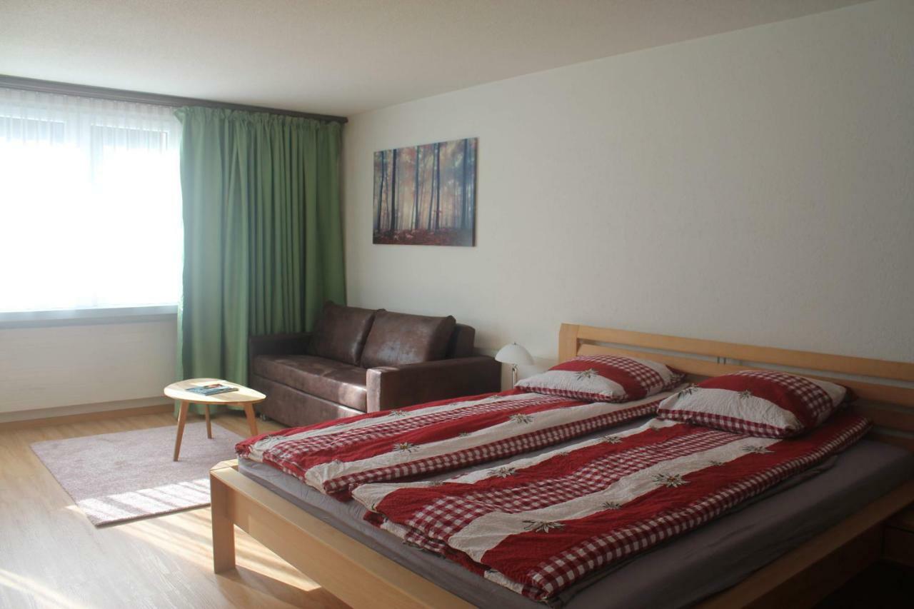דאבוס Ferienwohnung Alpenblick מראה חיצוני תמונה